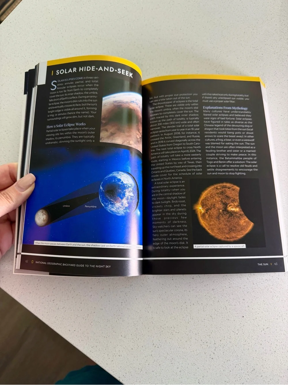 National Geographic Backyard Guide Night Sky 2nd Edition Astronomy Book NWOT